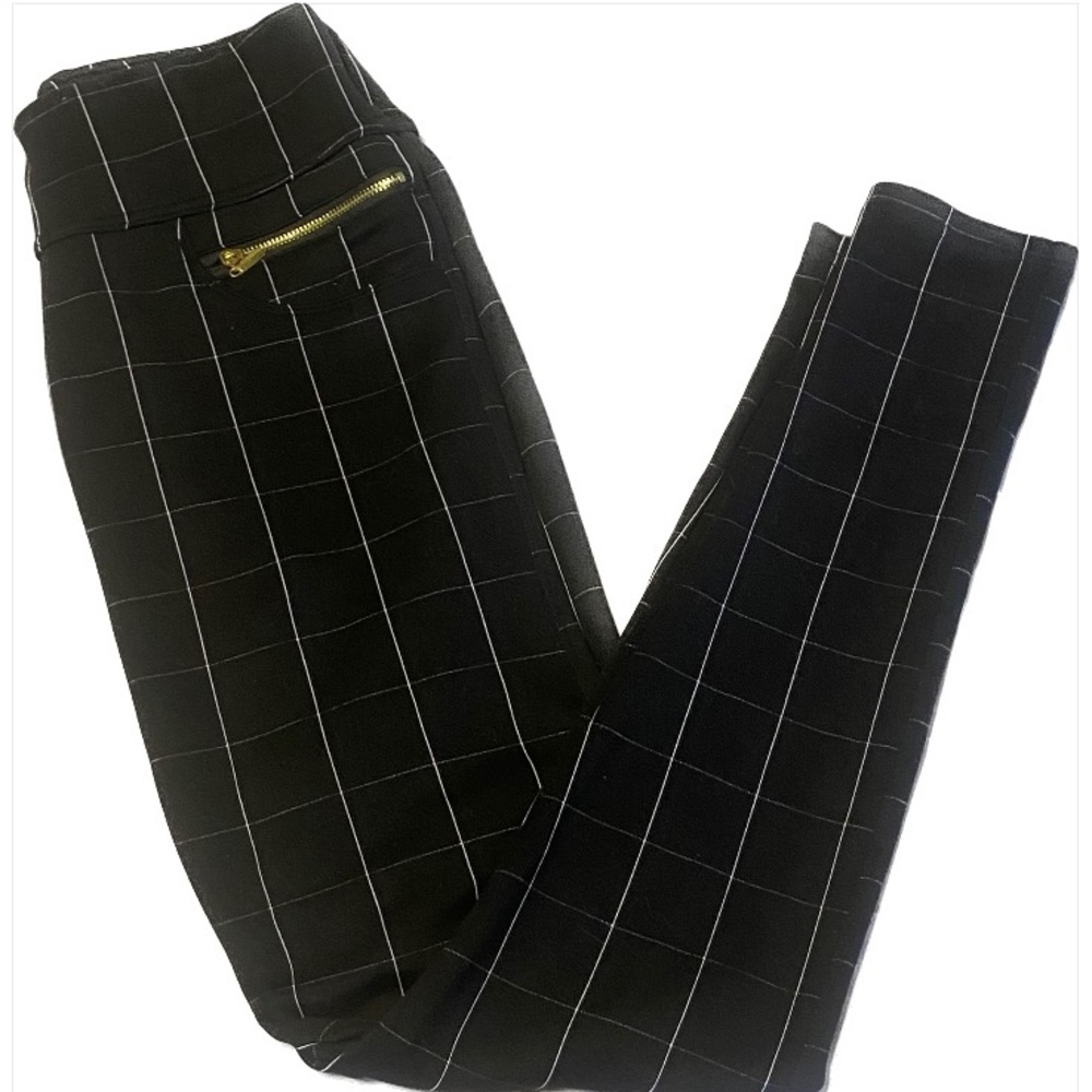 Plaid Black & White Leggings (with pockets and zippers)